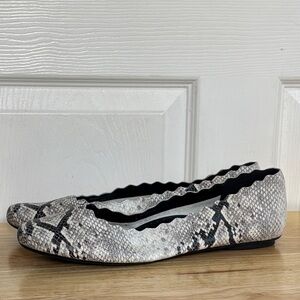 VANELI Sancia Snakeskin Patterned Women's Ballet Flat size 12 scalloped topline